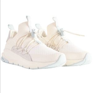 Ollie Gray Sneakers - Cara Loren